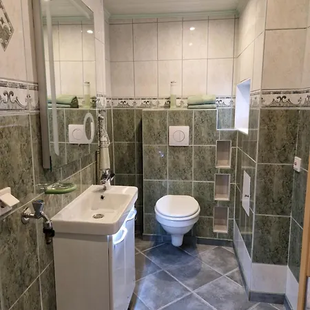 Am Oepitzer Berg Apartment *
